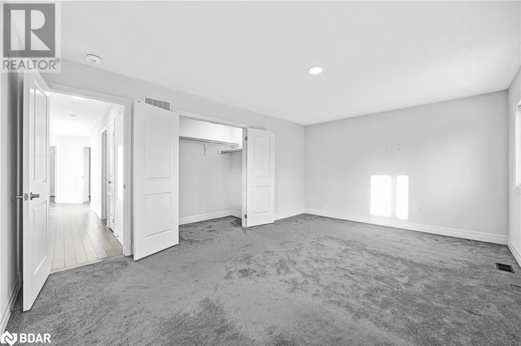31 WOOD CRESCENT Image 16