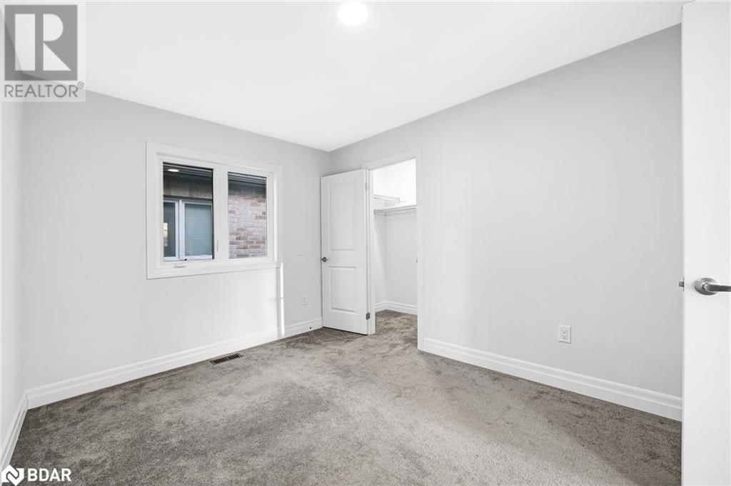 31 WOOD CRESCENT Image 22