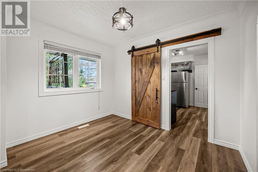 42 STRATHCONA DRIVE SOUTH Image 11