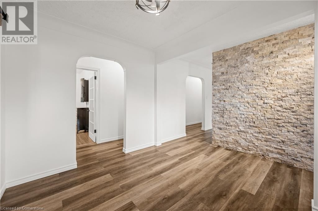 42 STRATHCONA DRIVE SOUTH Image 12