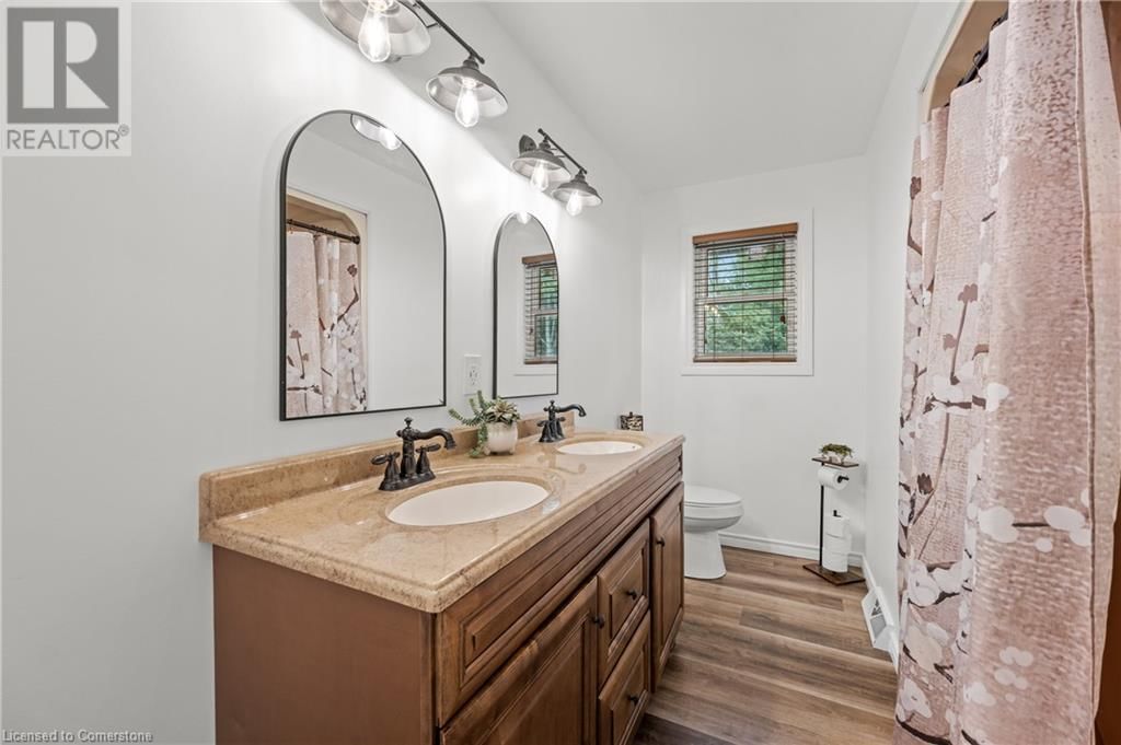 42 STRATHCONA DRIVE SOUTH Image 22