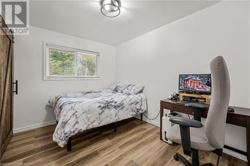 42 STRATHCONA DRIVE SOUTH Image 23