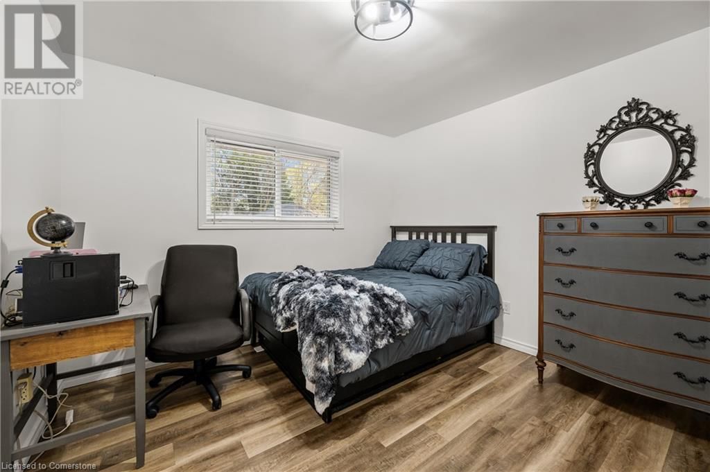 42 STRATHCONA DRIVE SOUTH Image 27