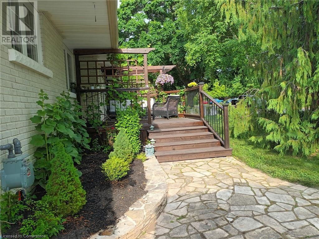 42 STRATHCONA DRIVE SOUTH Image 4