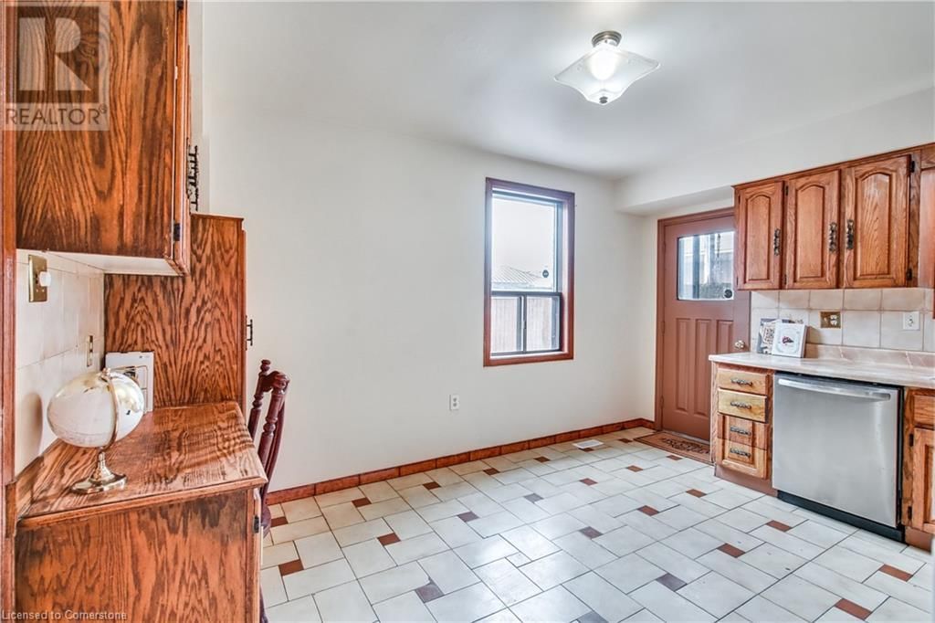 15 PICTON STREET WEST Image 14