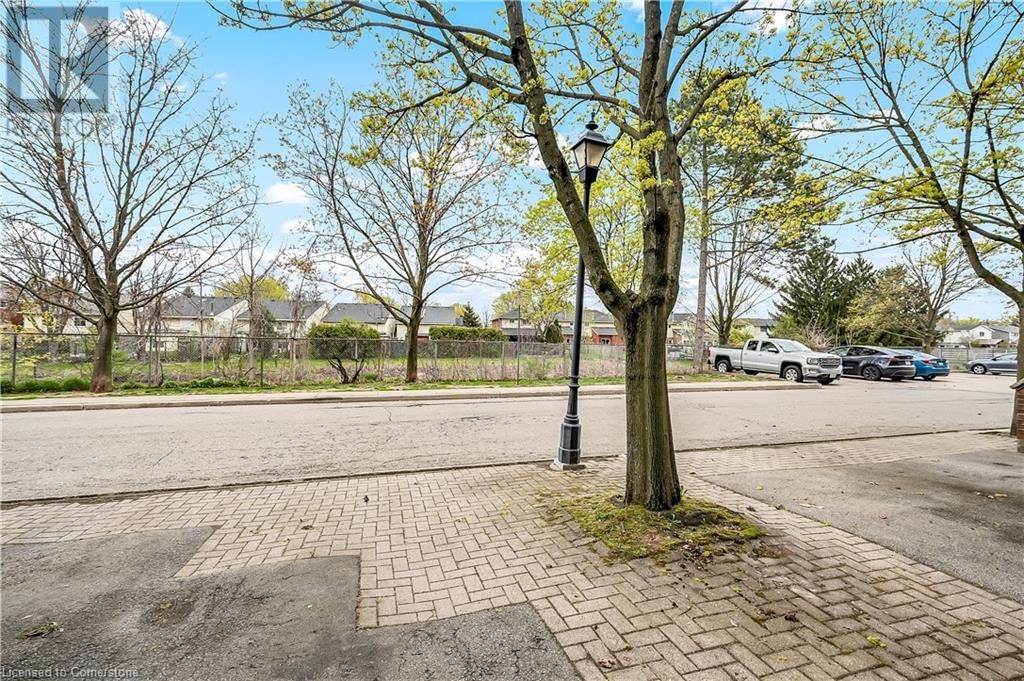 304 - 895 MAPLE AVENUE Image 5