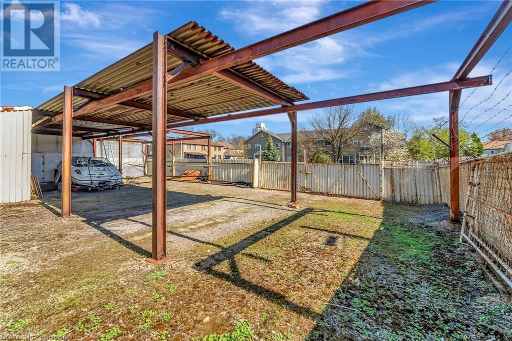 522 JAMES STREET NORTH Image 21