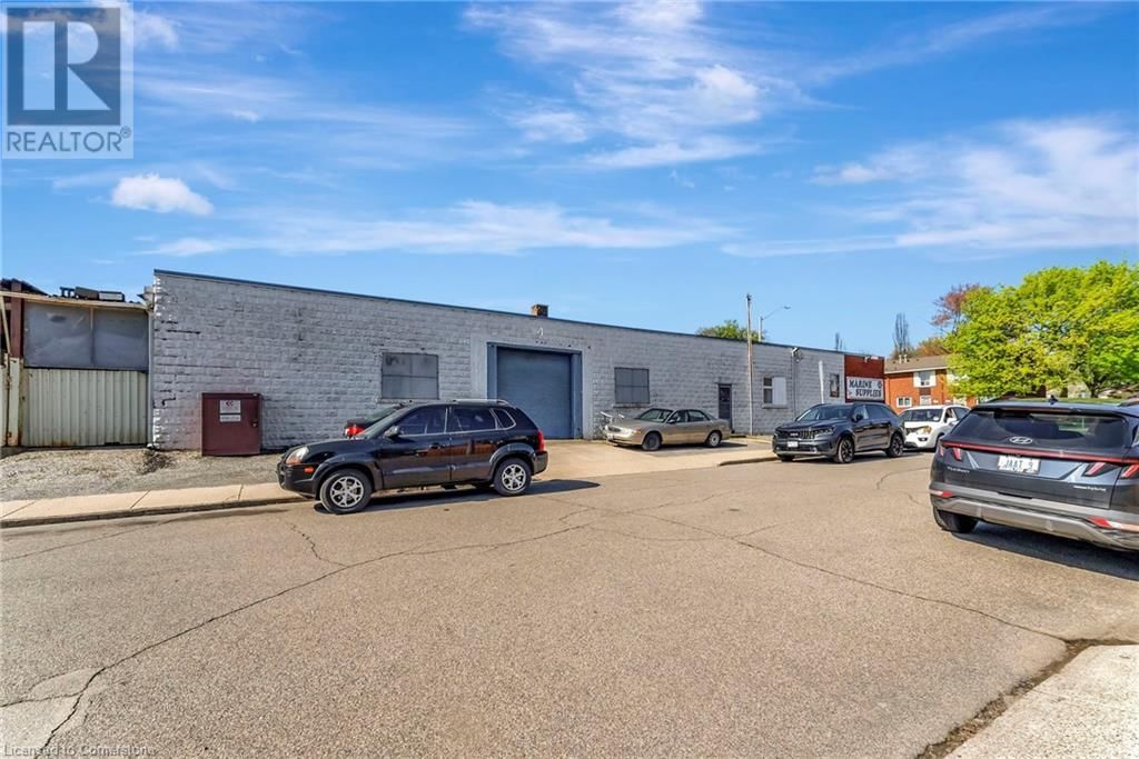 522 JAMES STREET NORTH Image 31
