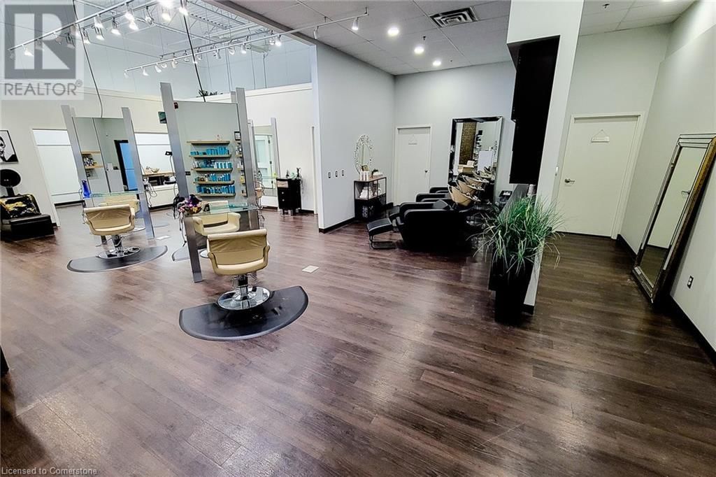 927 KING STREET EAST Image 25