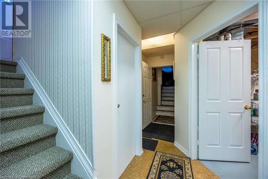 16 HILLTOP DRIVE Image 29