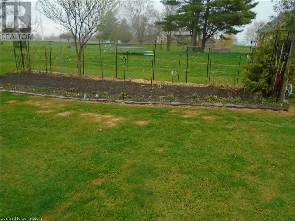 16 HILLTOP DRIVE Image 8