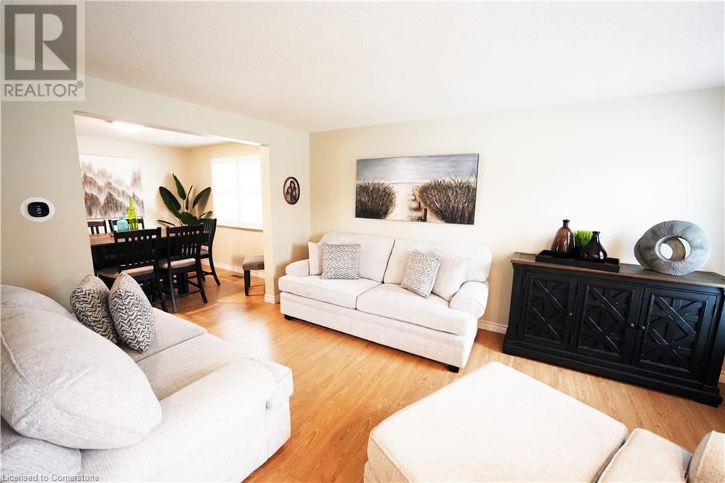 204 QUINTE COURT Image 16
