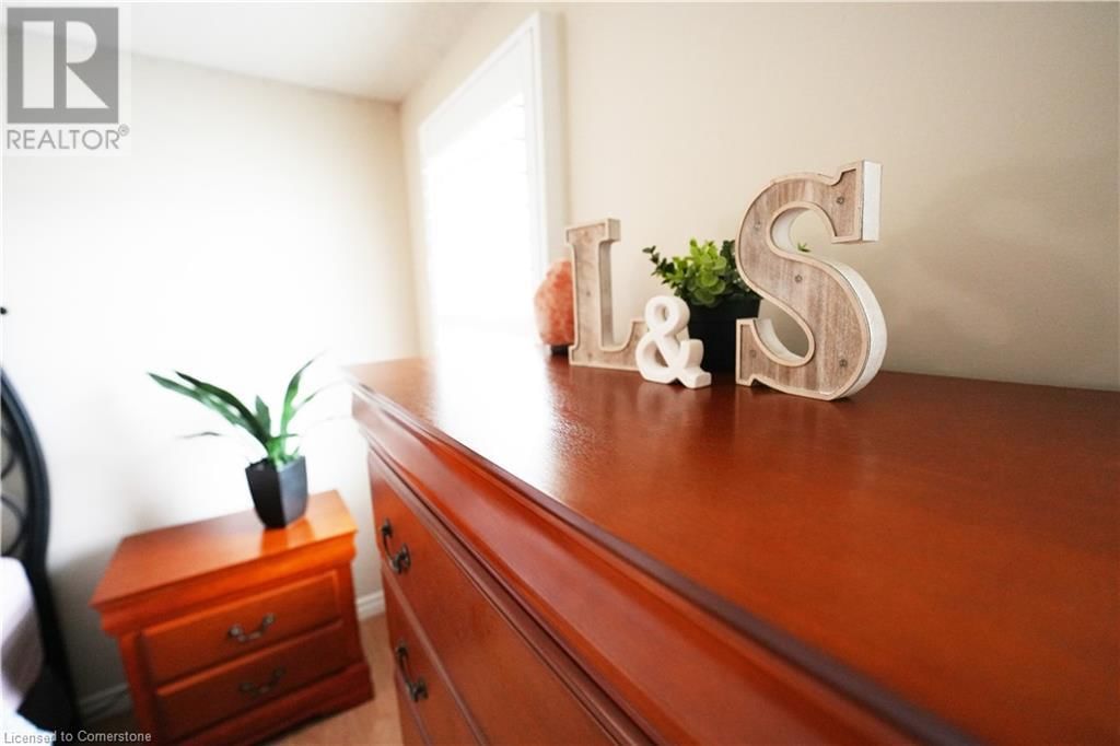 204 QUINTE COURT Image 30