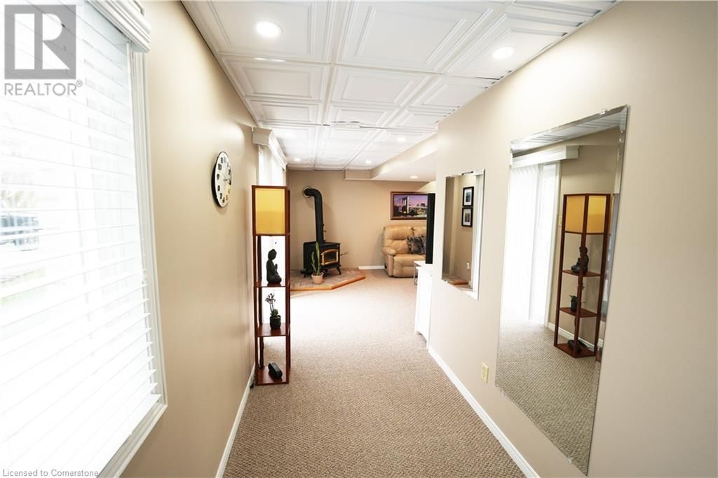 204 QUINTE COURT Image 46