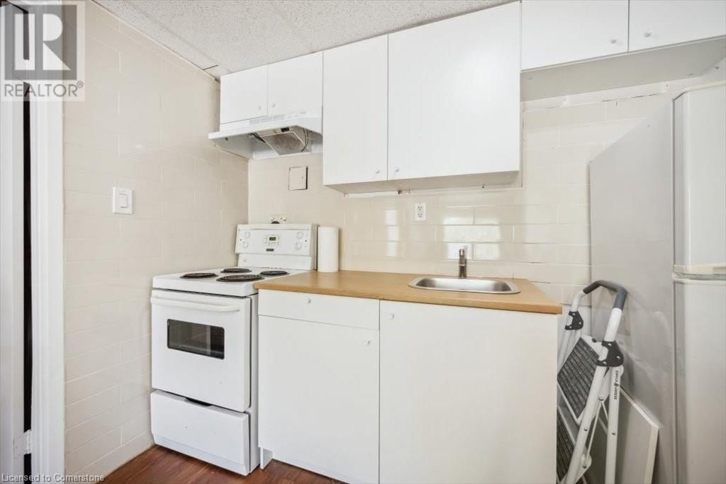A - 421 BAIRSTOW CRESCENT Image 10
