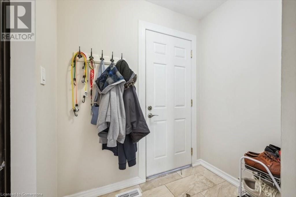 A - 421 BAIRSTOW CRESCENT Image 13