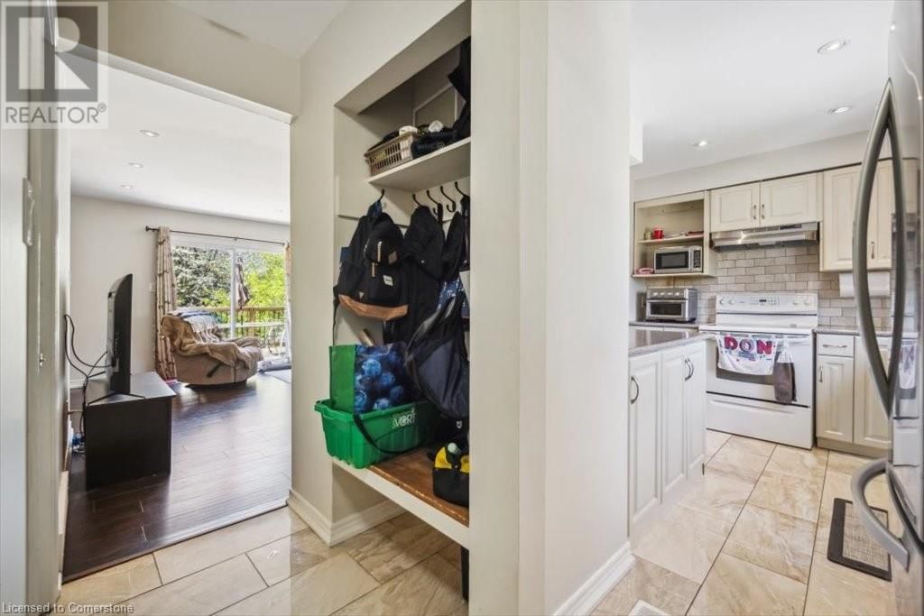 A - 421 BAIRSTOW CRESCENT Image 14