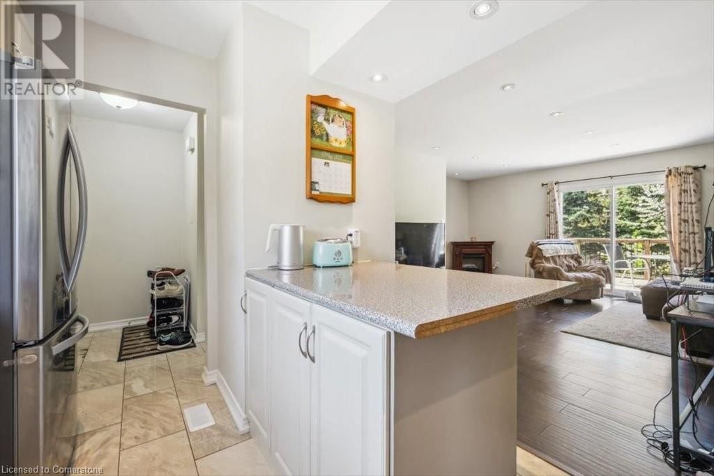 A - 421 BAIRSTOW CRESCENT Image 16