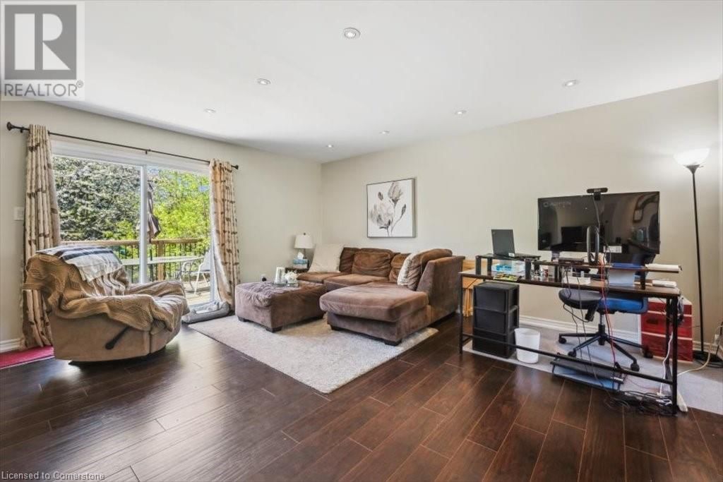 A - 421 BAIRSTOW CRESCENT Image 18