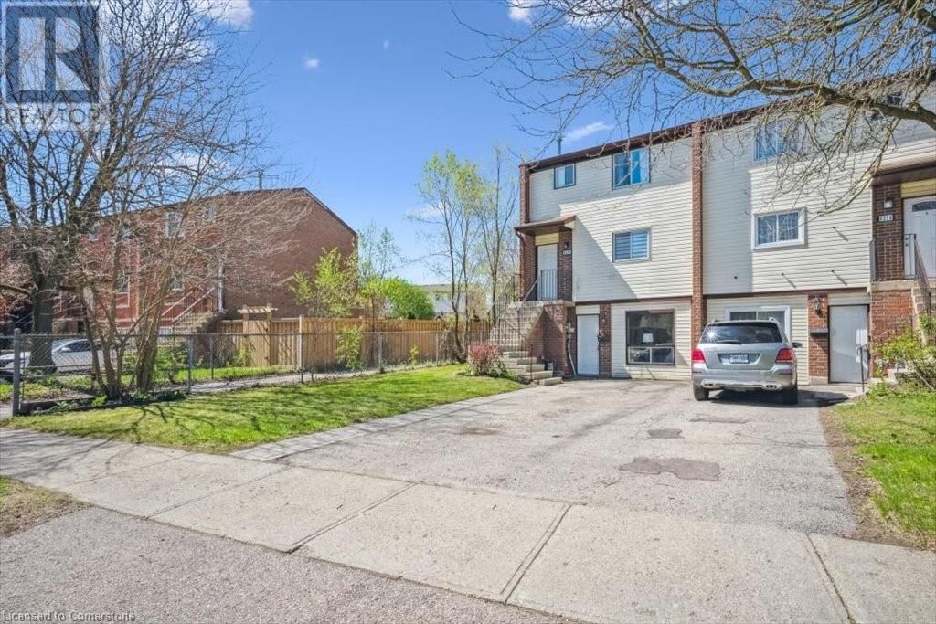 A - 421 BAIRSTOW CRESCENT Image 2