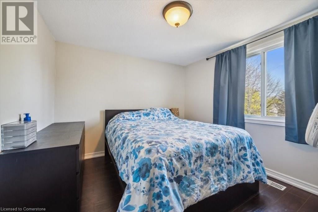 A - 421 BAIRSTOW CRESCENT Image 21
