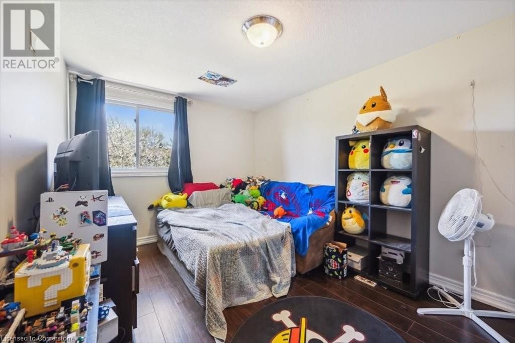 A - 421 BAIRSTOW CRESCENT Image 23