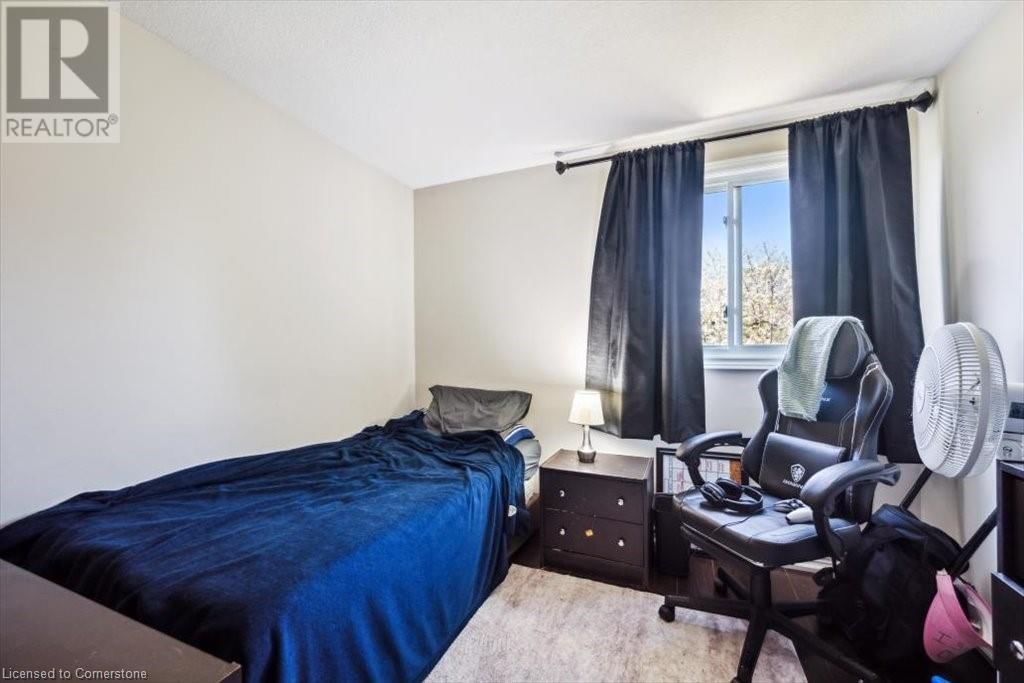 A - 421 BAIRSTOW CRESCENT Image 25