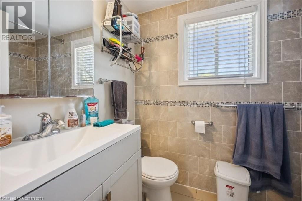 A - 421 BAIRSTOW CRESCENT Image 27