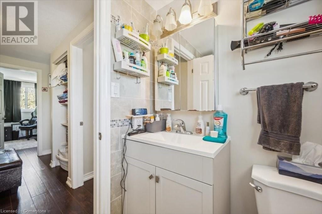 A - 421 BAIRSTOW CRESCENT Image 28