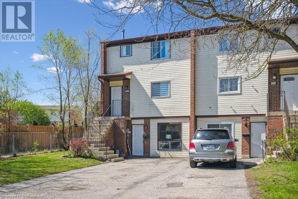 A - 421 BAIRSTOW CRESCENT Image 3