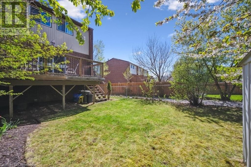 A - 421 BAIRSTOW CRESCENT Image 35