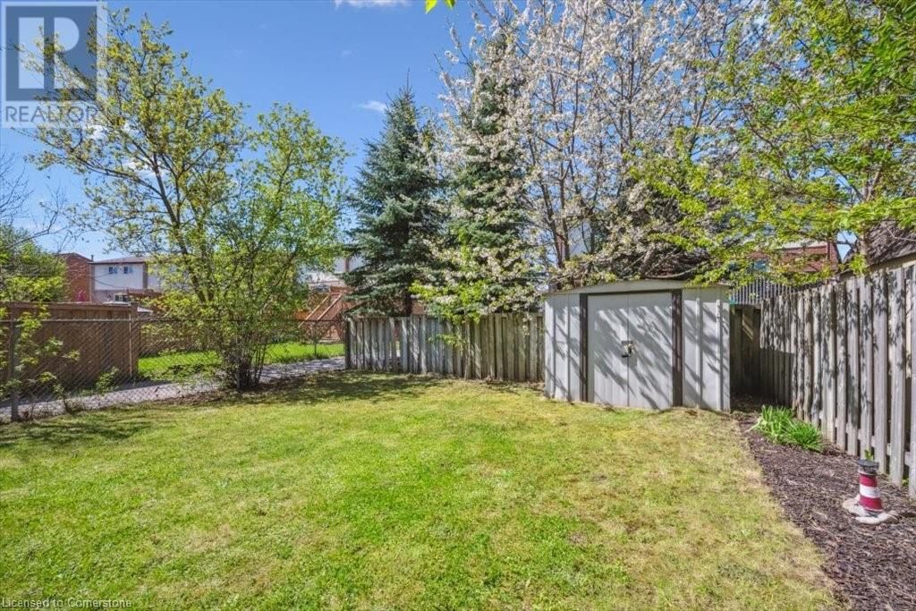 A - 421 BAIRSTOW CRESCENT Image 36