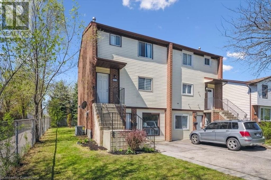 A - 421 BAIRSTOW CRESCENT Image 4