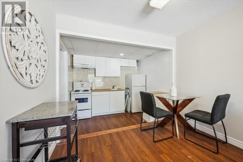 A - 421 BAIRSTOW CRESCENT Image 7