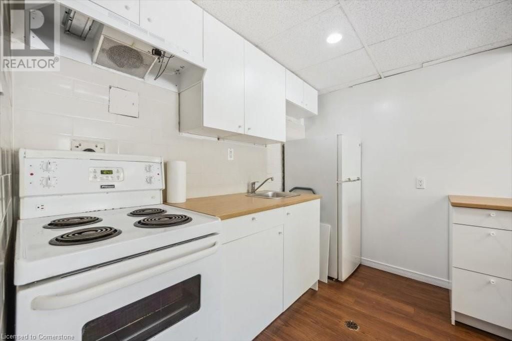 A - 421 BAIRSTOW CRESCENT Image 9