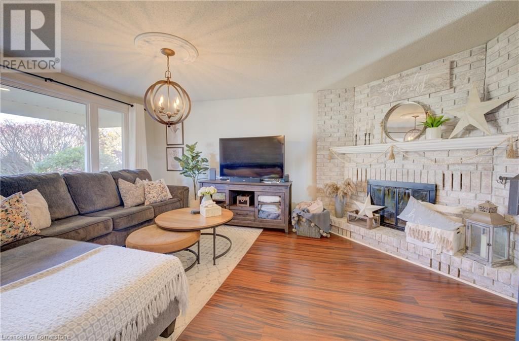 47 MANOR DRIVE Image 11
