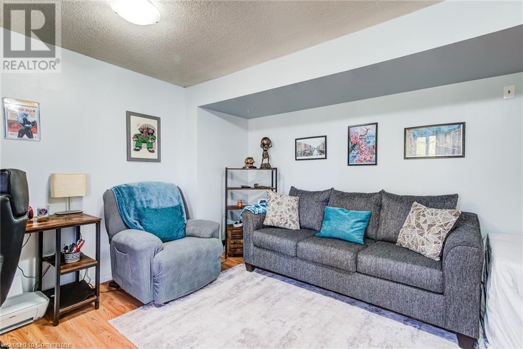 26 - 111 TRAYNOR AVENUE Image 37