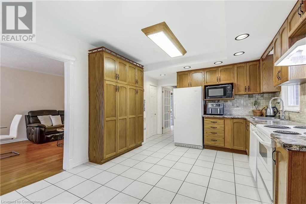 1470 FISHER AVENUE Image 4