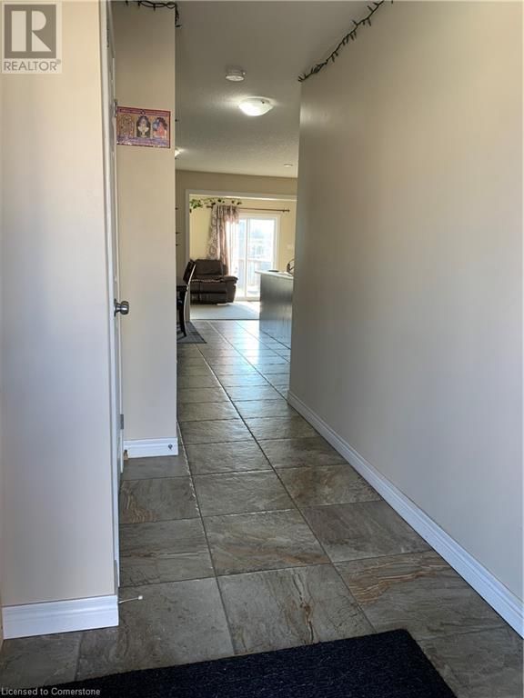 79 OAKES CRESCENT Image 2