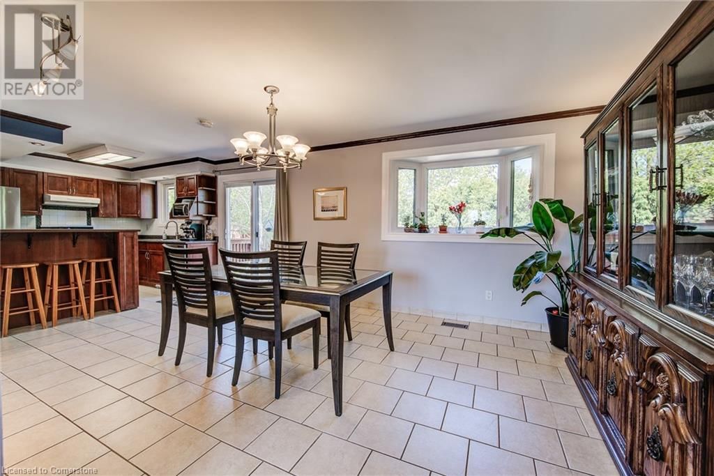 330 DALEVIEW PLACE Image 12