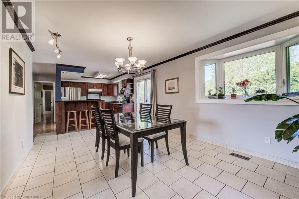 330 DALEVIEW PLACE Image 13