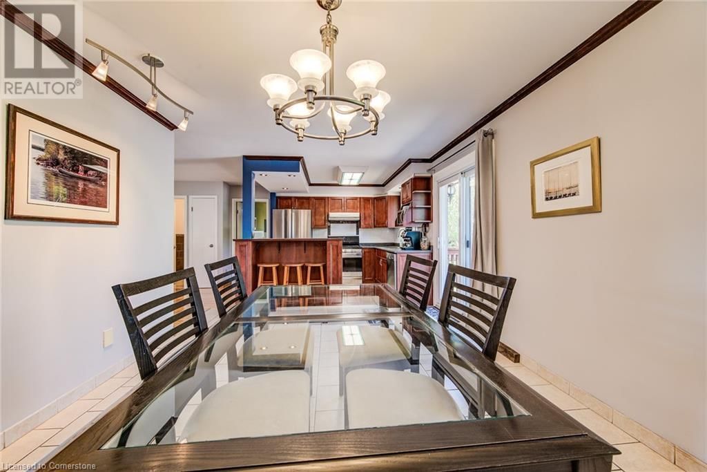 330 DALEVIEW PLACE Image 15