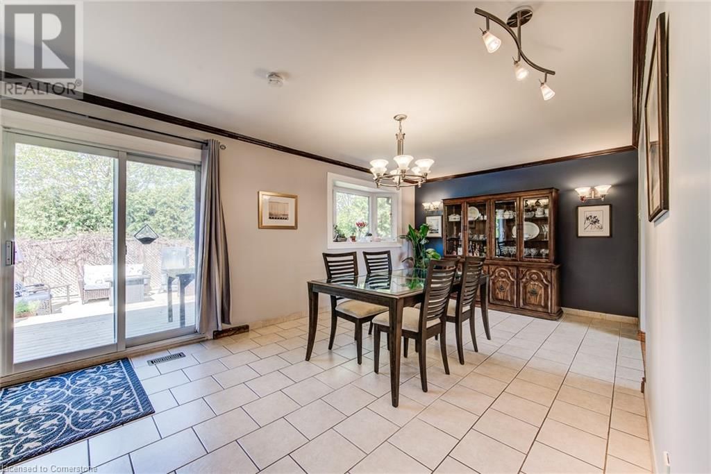 330 DALEVIEW PLACE Image 17