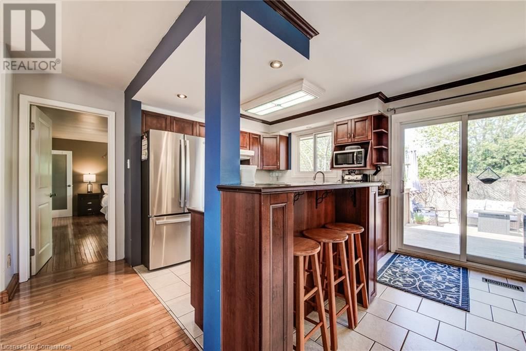 330 DALEVIEW PLACE Image 18