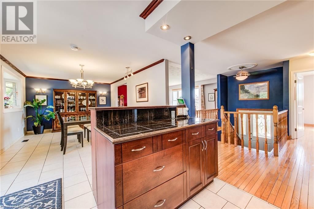 330 DALEVIEW PLACE Image 20