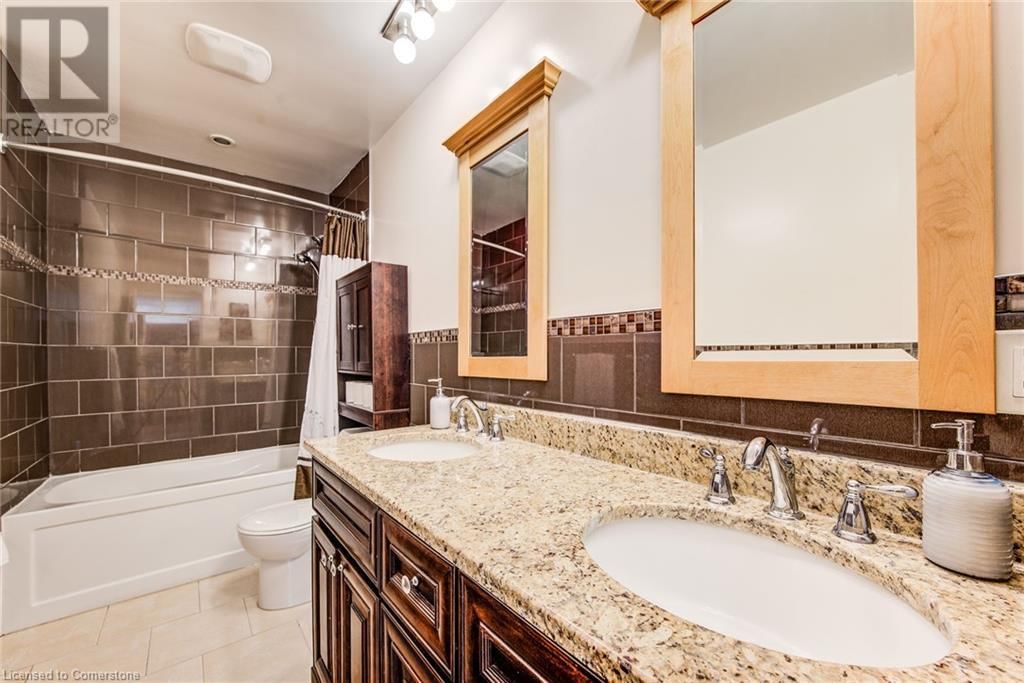 330 DALEVIEW PLACE Image 25