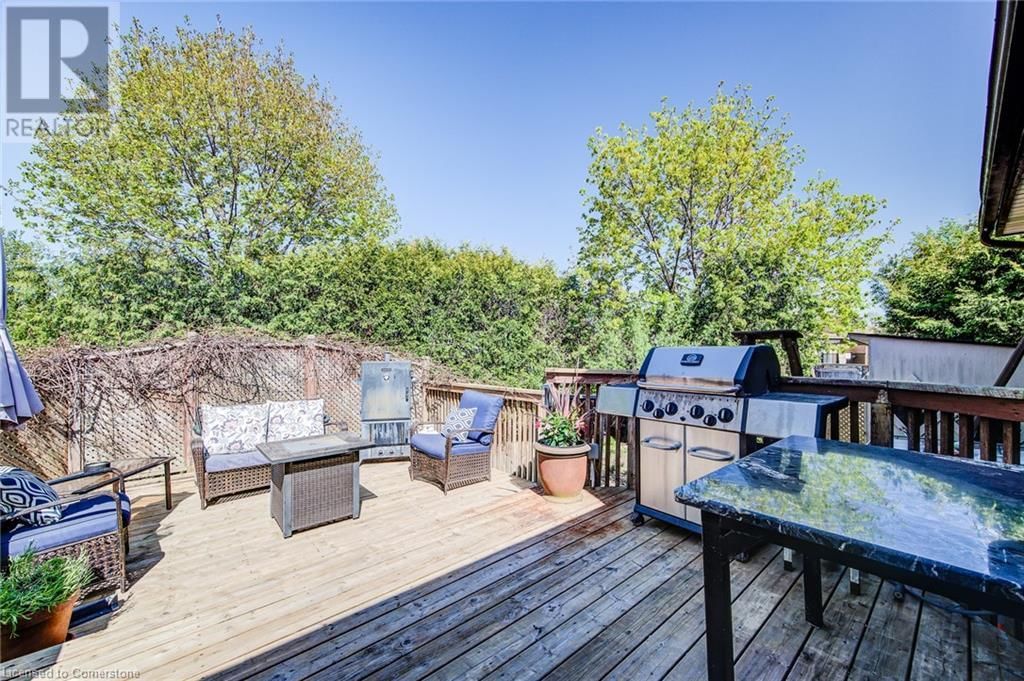 330 DALEVIEW PLACE Image 42