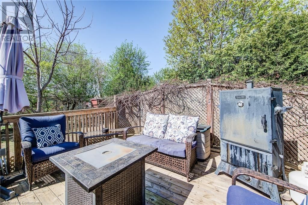 330 DALEVIEW PLACE Image 44