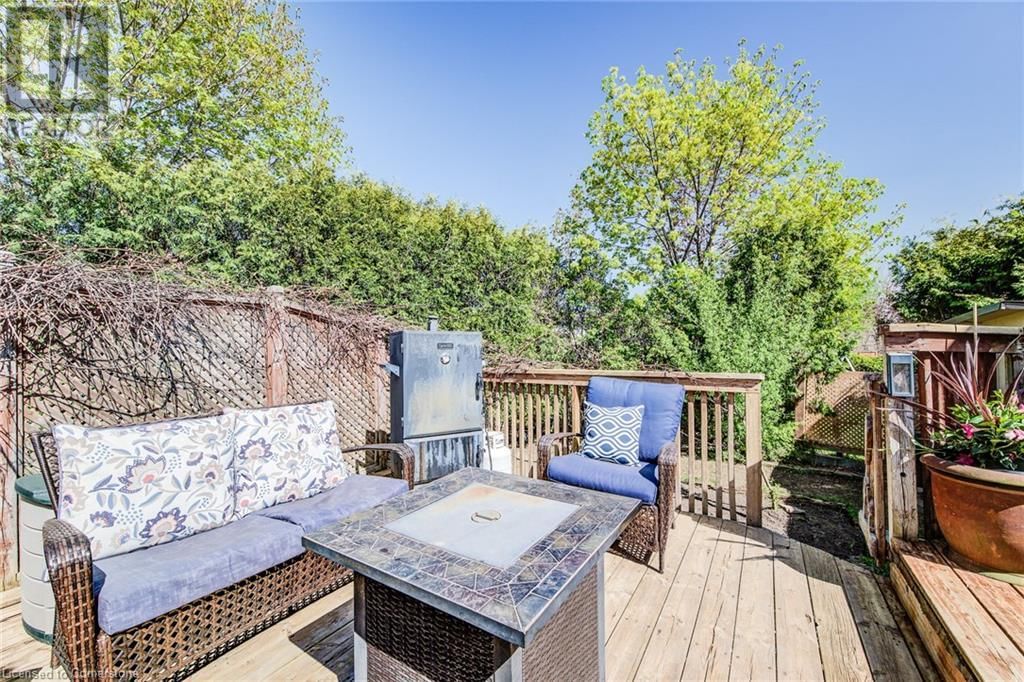 330 DALEVIEW PLACE Image 45