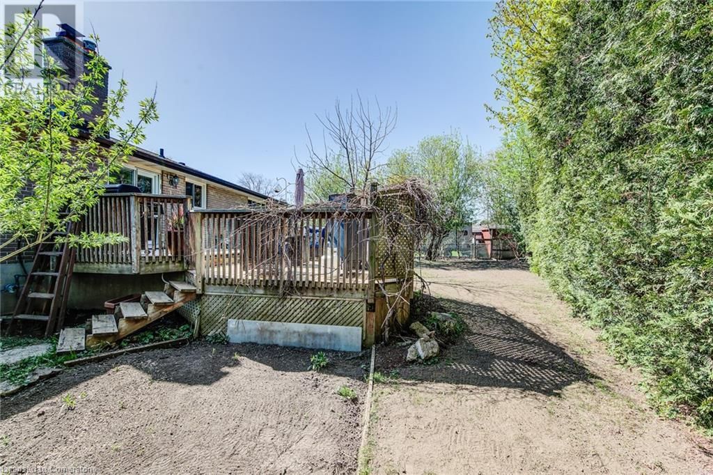 330 DALEVIEW PLACE Image 48